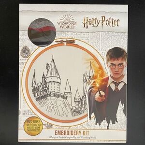 Harry Potter Embroidery Kit (BNIB / BNWT)